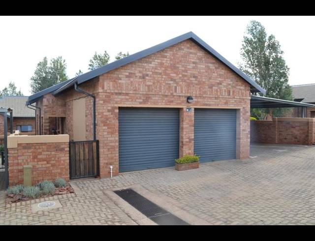 2 BEDROOM TOWNHOUSE FOR SALE IN SUGAR BUSH ESTATE